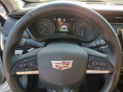 Used 2020 Cadillac XT4 Premium Luxury w/ Technology Package image 22