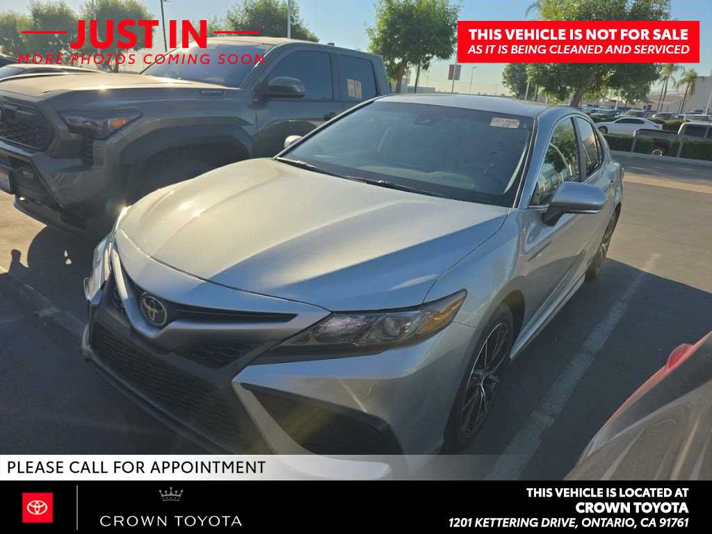 Used 2024 Toyota Camry SE FWD image 1