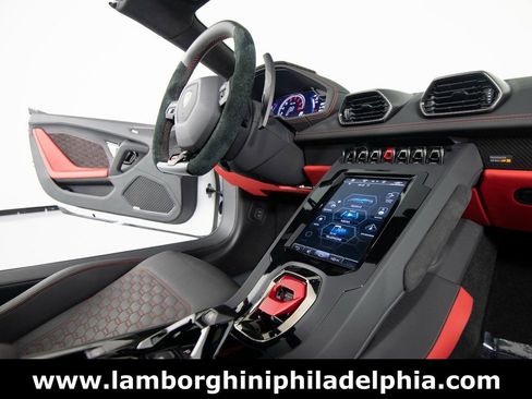 Used 2023 Lamborghini Huracan EVO image 34