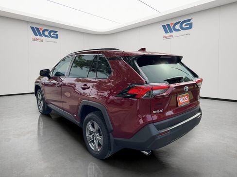 Used 2022 Toyota RAV4 LE AWD/4WD image 6
