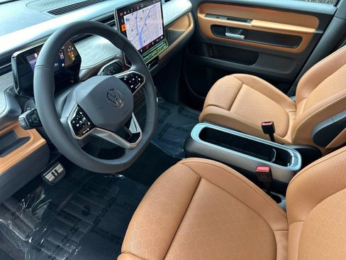 New 2025 Volkswagen ID. Buzz Pro S RWD image 9