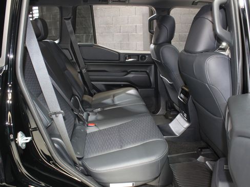 Used 2025 Toyota Land Cruiser image 38