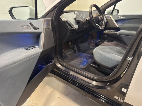 Used 2025 BMW iX M60 image 14