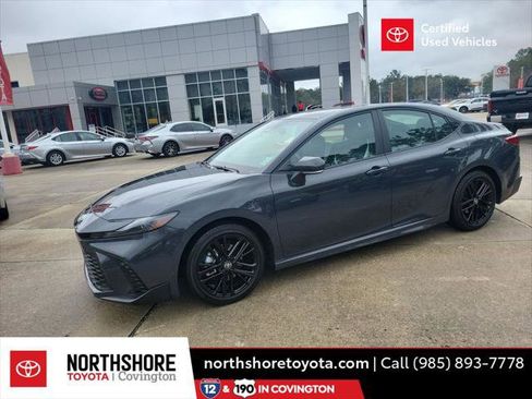 Certified 2025 Toyota Camry SE image 1