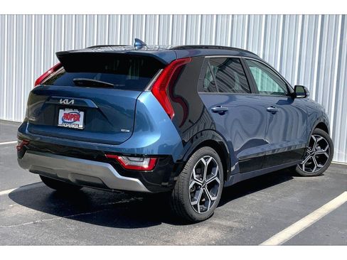 Used 2023 Kia Niro SX Touring FWD image 11