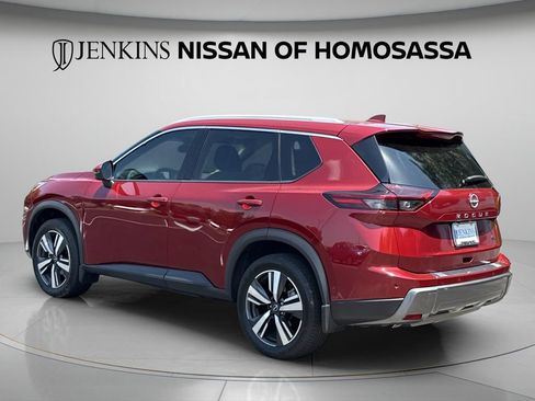 Certified 2025 Nissan Rogue SL FWD image 11