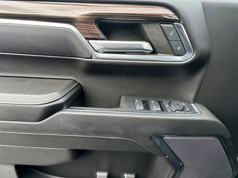 Used 2024 Chevrolet Silverado 1500 LT image 11