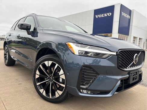 Used 2026 Volvo XC60 B5 Plus AWD/4WD image 4