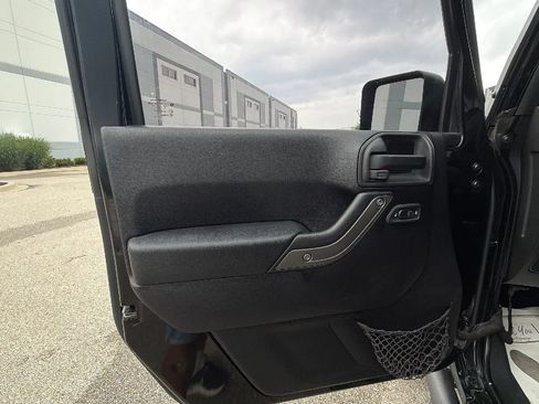 Used 2014 Jeep Wrangler Unlimited Sport w/ Quick Order Package 24S AWD/4WD image 13