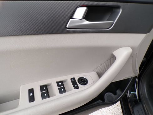 Used 2015 Hyundai Sonata SE FWD image 22