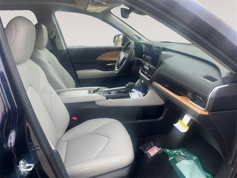 New 2026 Toyota Grand Highlander Limited image 15