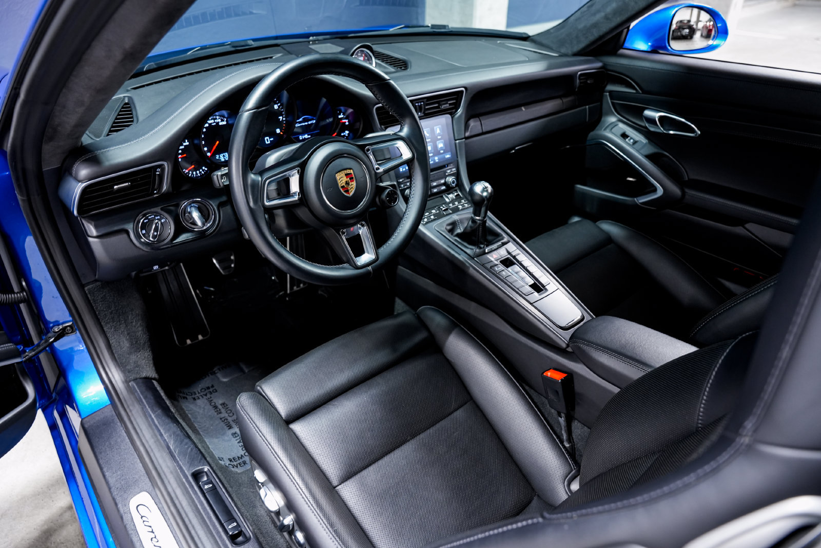 Used 2017 Porsche 911 Carrera GTS RWD image 9