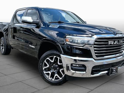 Used 2025 RAM 1500 Laramie w/ Off Road Group AWD/4WD image 3