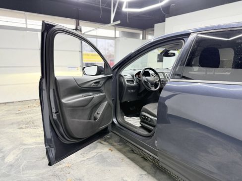 Used 2018 Chevrolet Equinox LT w/ LT True North Edition image 9