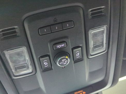 Used 2022 Cadillac Escalade Luxury w/ LPO, Floor Liner Package AWD/4WD image 29