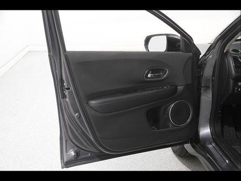 Used 2021 Honda HR-V EX image 4