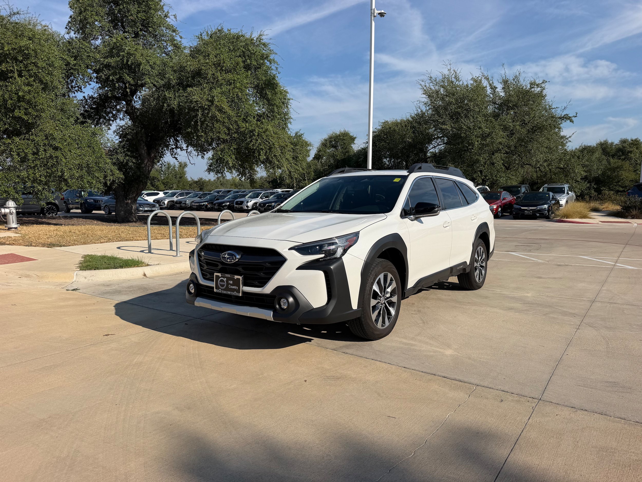 Used 2025 Subaru Outback Limited AWD/4WD image 2
