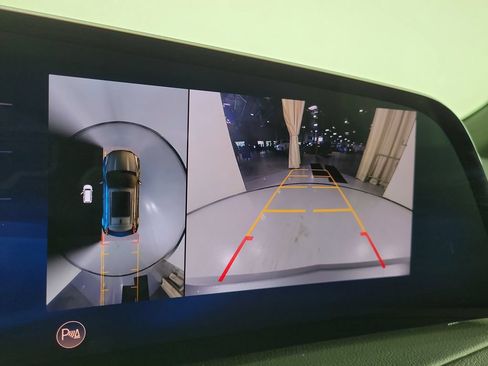 Used 2025 Cadillac XT4 Premium Luxury FWD image 25