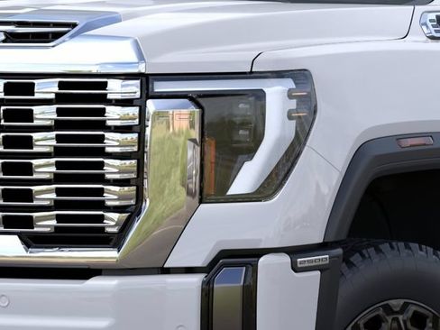 New 2026 GMC Sierra 2500 Denali w/ Denali Reserve Package AWD/4WD image 10