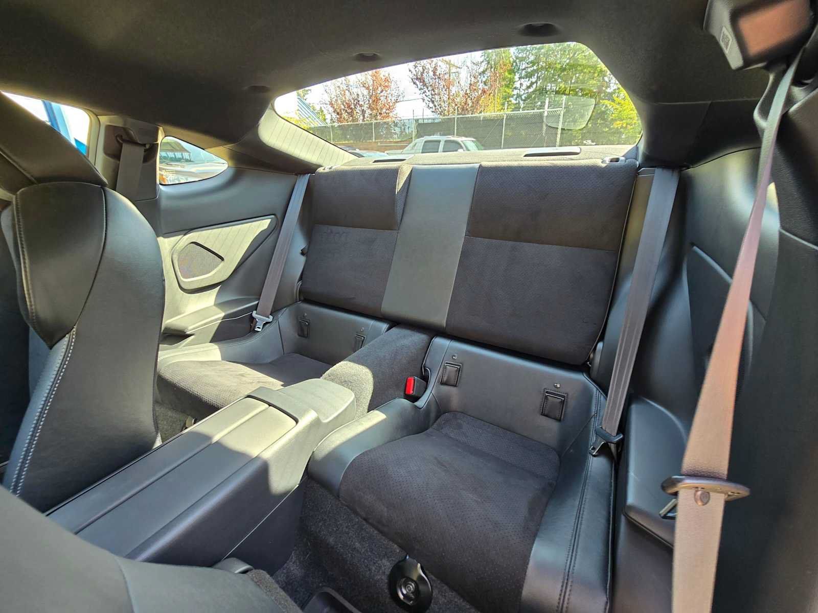 Used 2025 Toyota GR86 Premium w/ ALL Weather Mat Package (TMS) RWD image 17