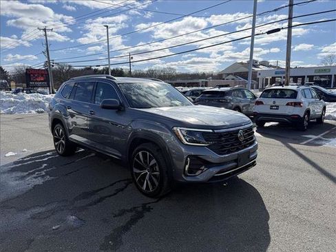 Used 2025 Volkswagen Atlas SEL Premium R-Line image 8