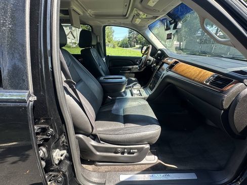 Used 2013 Cadillac Escalade ESV Platinum AWD/4WD image 11