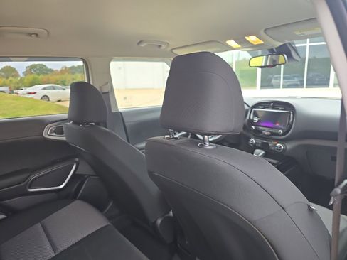 Used 2024 Kia Soul S image 17
