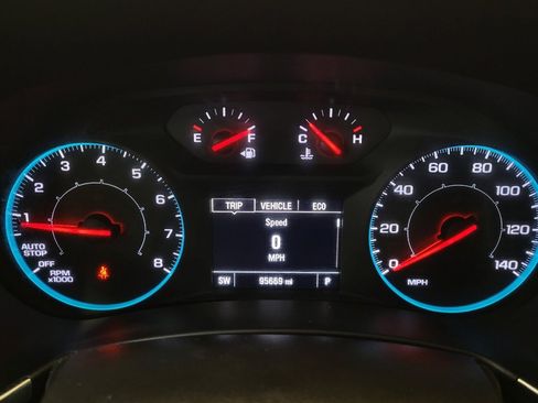 Used 2021 Chevrolet Equinox LS w/ LS Convenience Package image 23