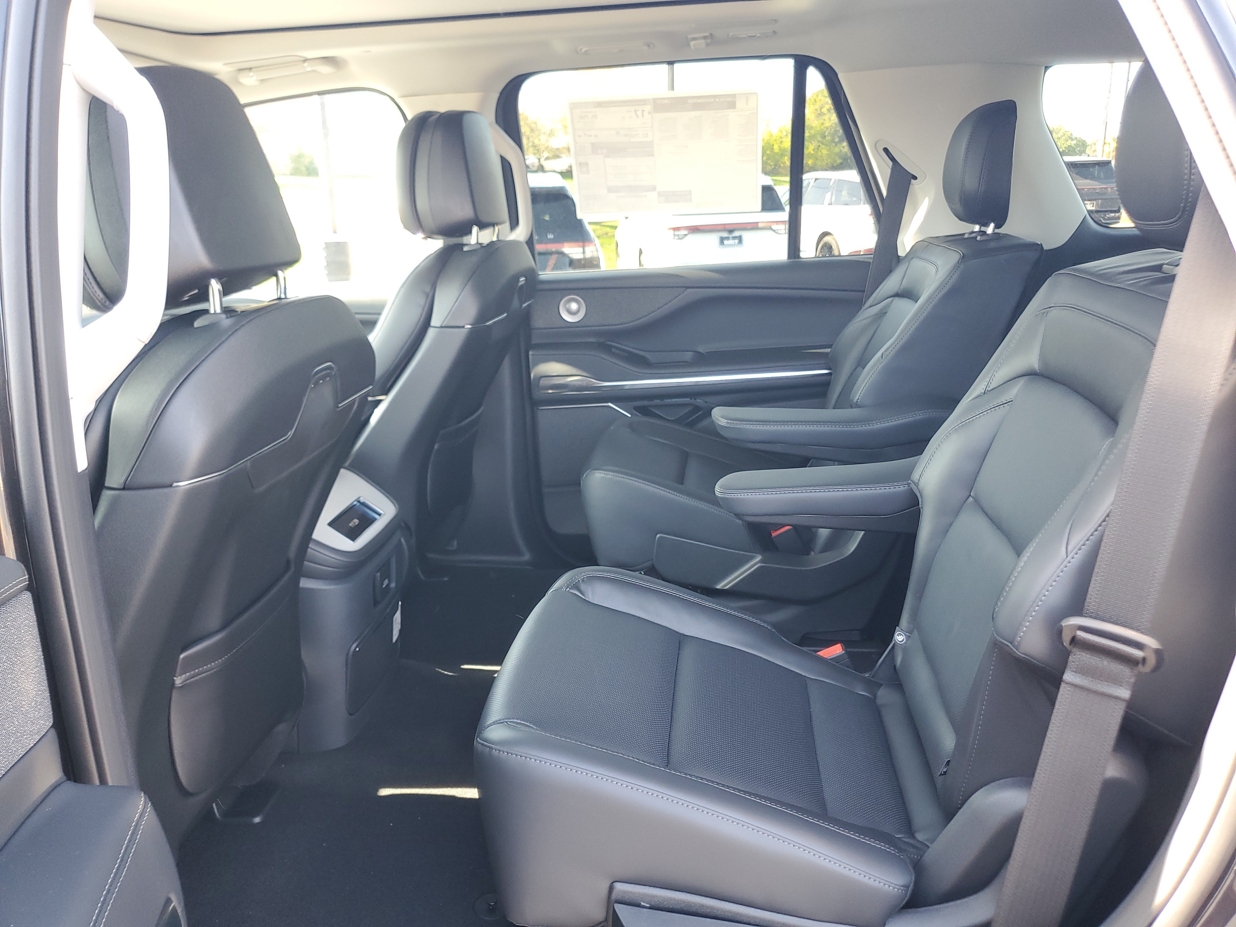 New 2027 Lincoln Navigator Reserve AWD/4WD image 27