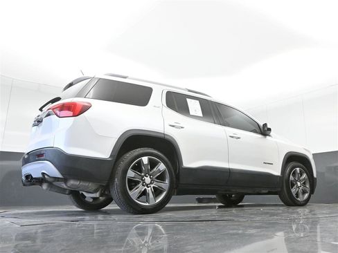 Used 2018 GMC Acadia SLT image 34