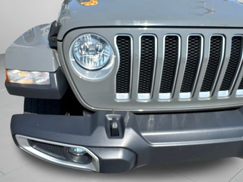 Used 2018 Jeep Wrangler Unlimited Sahara AWD/4WD image 41