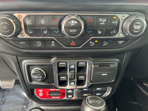 Used 2021 Jeep Wrangler Unlimited Rubicon AWD/4WD image 22