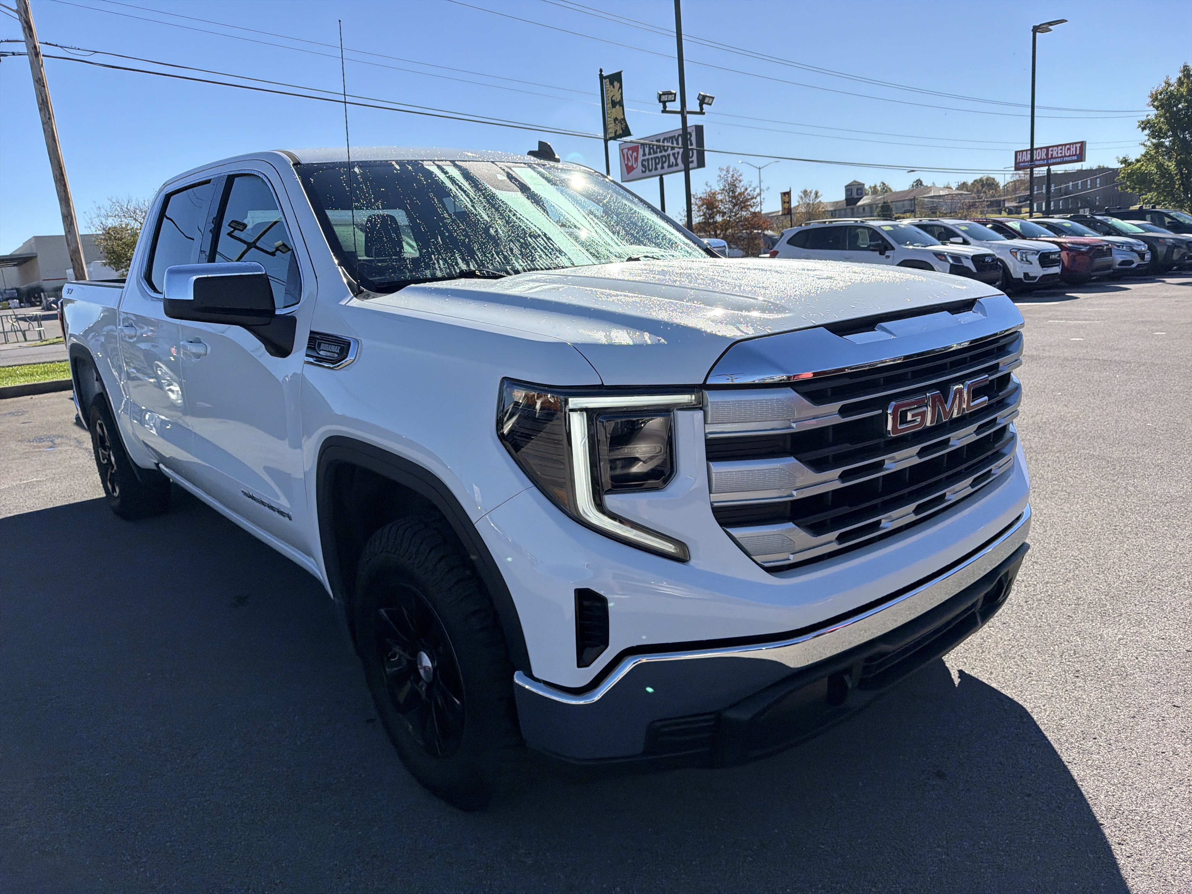Certified 2024 GMC Sierra 1500 SLE AWD/4WD image 3