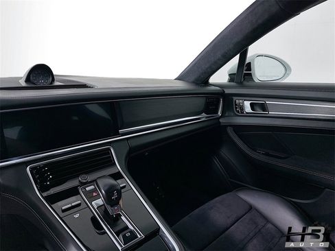 Used 2020 Porsche Panamera GTS image 17