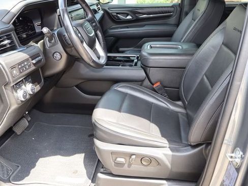 Used 2022 GMC Yukon Denali AWD/4WD image 16