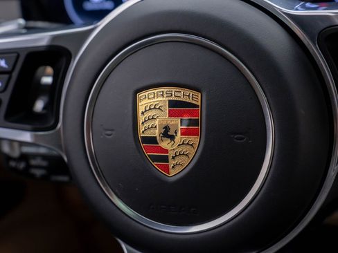Certified 2023 Porsche Cayenne Platinum Edition image 21