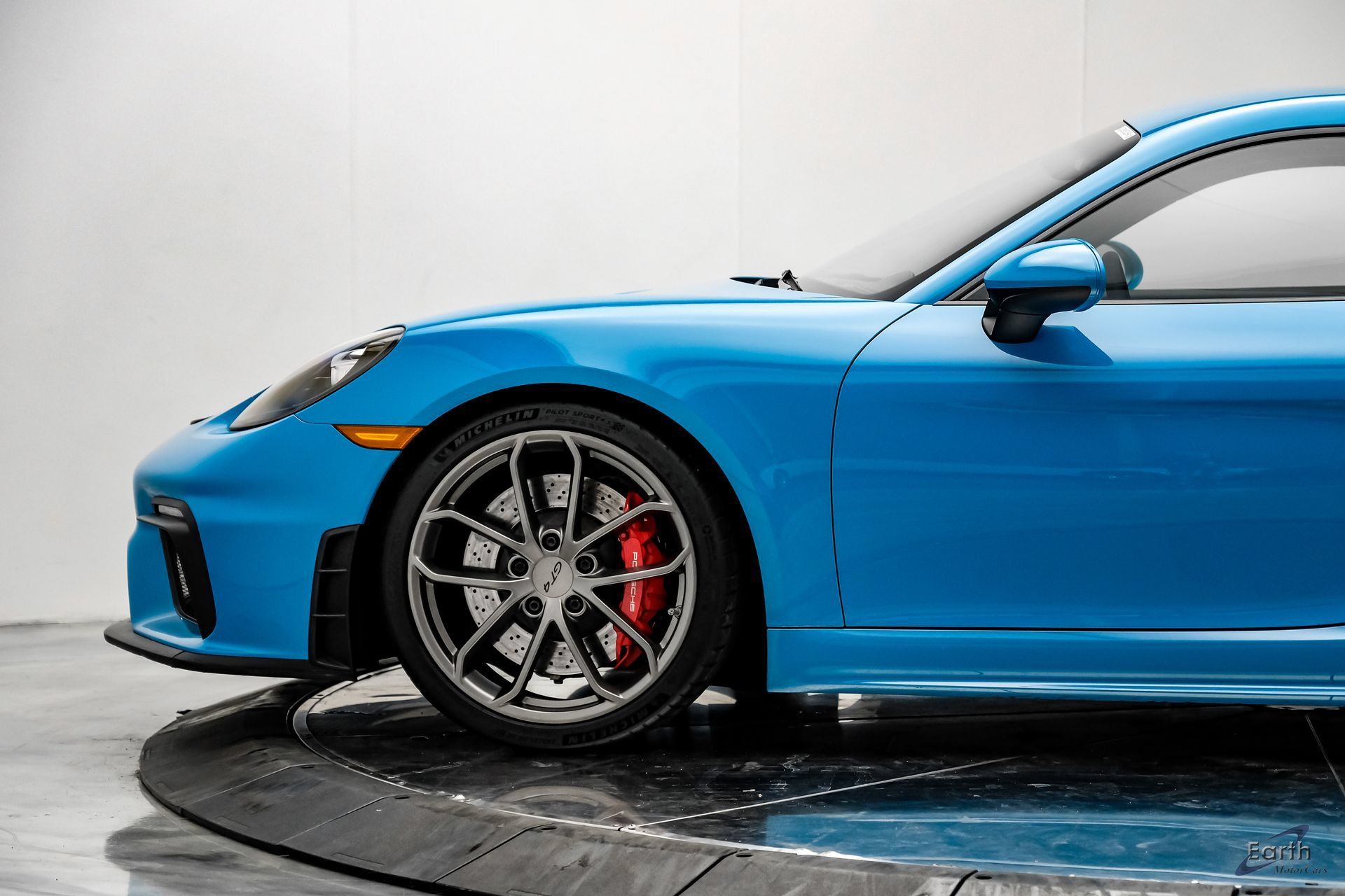 Used 2020 Porsche 718 Cayman GT4 RWD image 8