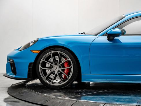 Used 2020 Porsche 718 Cayman GT4 RWD image 8