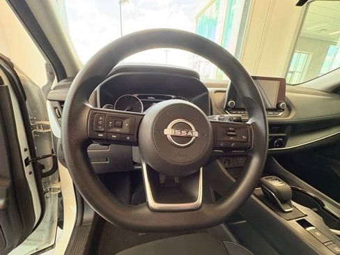 Used 2024 Nissan Rogue S AWD/4WD image 25