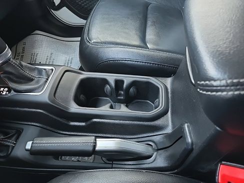 Used 2018 Jeep Wrangler Unlimited Sahara image 71