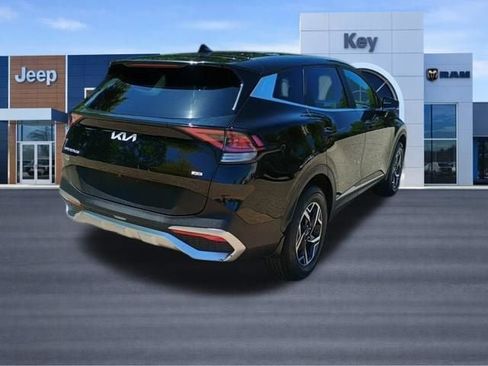Used 2023 Kia Sportage LX AWD/4WD image 5