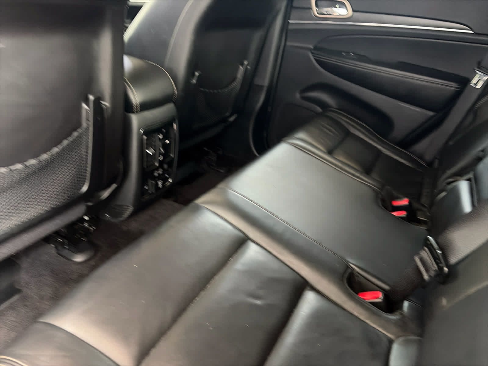 Used 2017 Jeep Grand Cherokee Limited AWD/4WD image 9