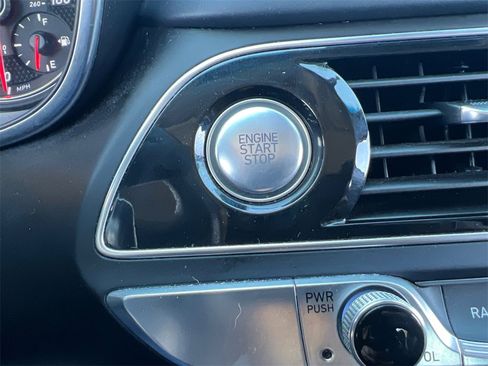 Used 2021 Genesis G70 2.0T image 21