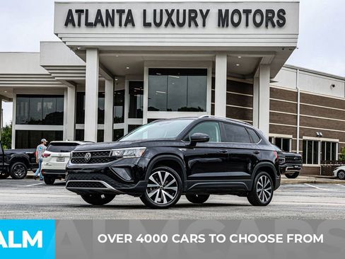 Used 2024 Volkswagen Taos SE FWD image 3