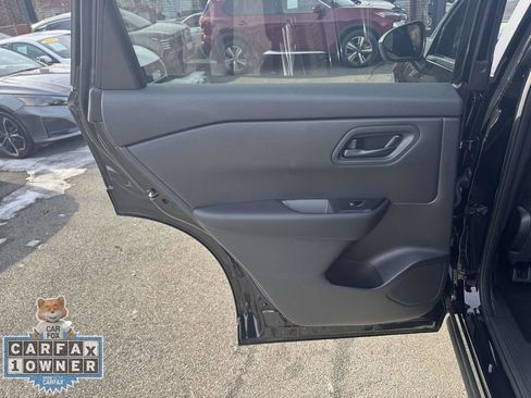 Used 2025 Nissan Rogue S image 14