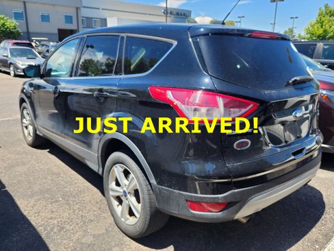 Used 2016 Ford Escape SE w/ SE Cold Weather Package AWD/4WD image 4