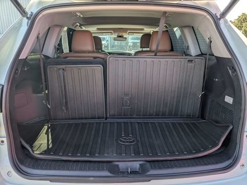 Used 2019 Toyota Highlander Limited AWD/4WD image 25
