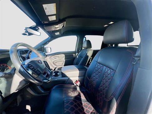 Used 2023 Nissan Titan PRO-4X image 22