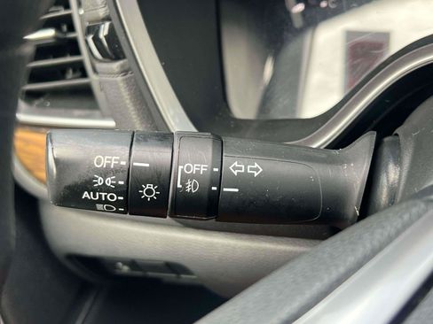 Used 2018 Honda CR-V EX image 9