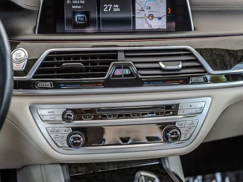 Used 2018 BMW 740i xDrive AWD/4WD image 42